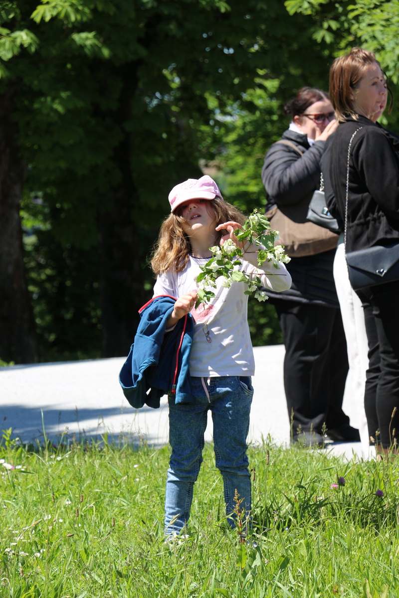 Klikni na fotografiju za uvecanje
