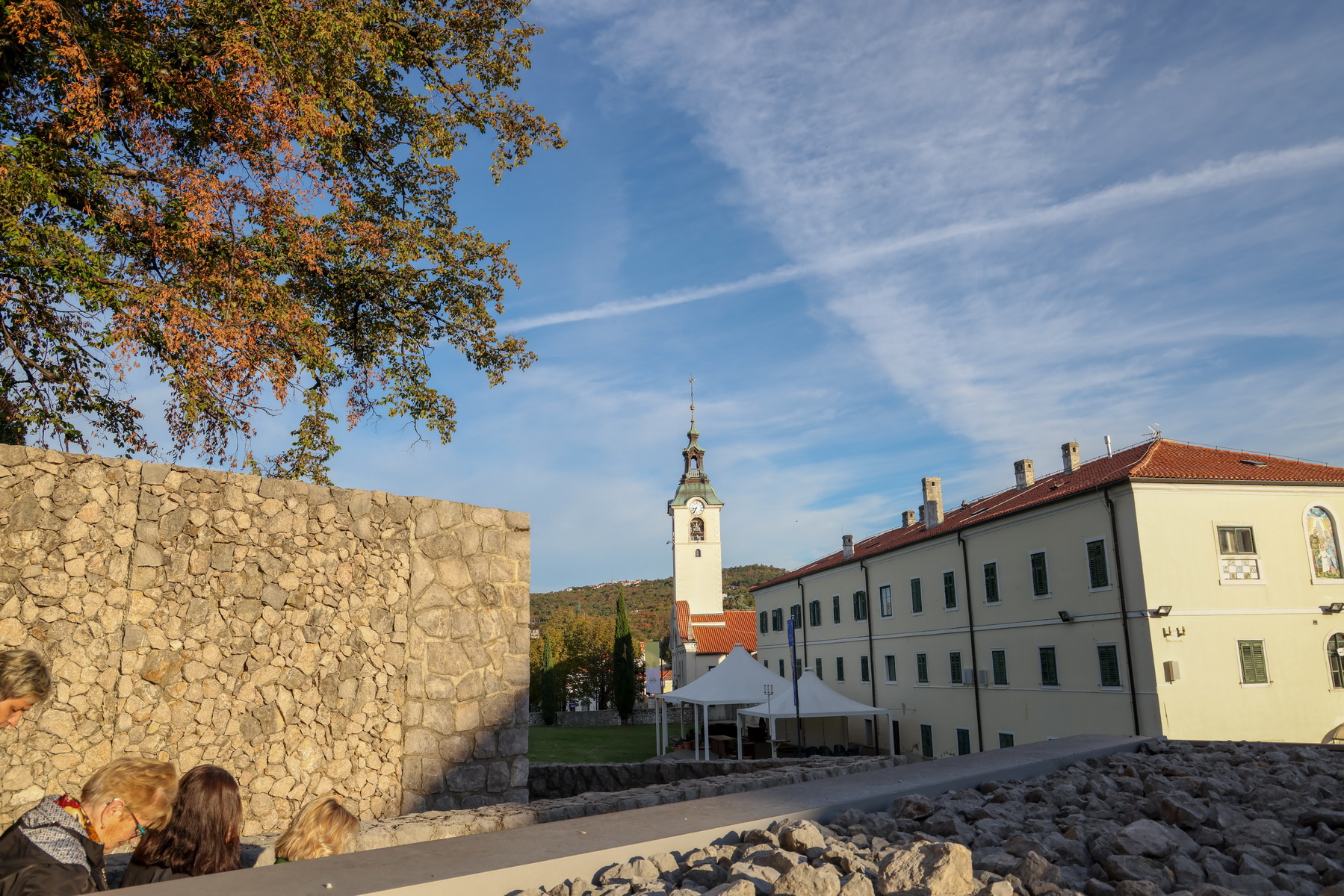 Klikni na fotografiju za uvecanje